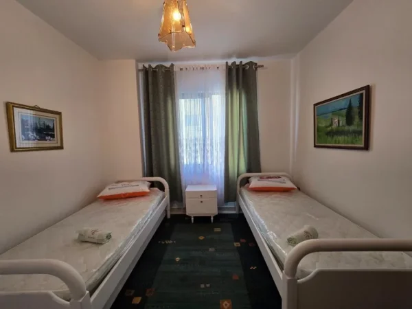 Tirane, jepet me qera apartament 2+1 Kati 5, 116 m² 500 € (Astir)