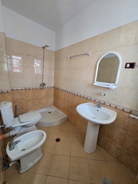 Tirane, jepet me qera apartament 2+1 Kati 5, 116 m² 500 € (Astir)
