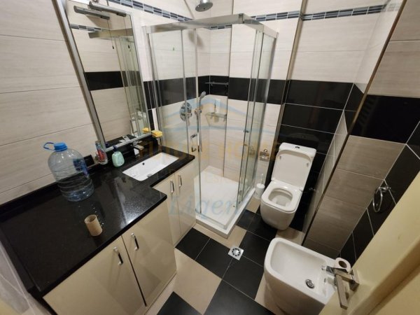 Tirane, jepet me qera apartament 2+1+Ballkon Kati 2, 84 m² 800 € 