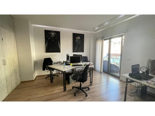 Tirane, jepet me qera apartament 2+1 Kati 6, 120 m² 1.200 € (Zogu i Zi)