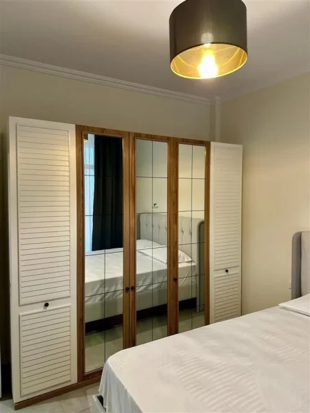 Tirane, jepet me qera apartament 1+1 Kati 2, 70 m² 650 € (BULEVARDI I RI)