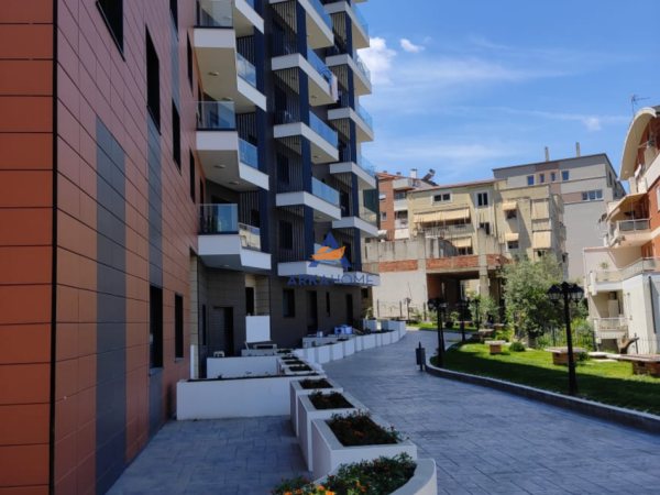 Shqiperi, shitet apartament 2+1+Ballkon Kati 3, 99 m² 250.000 € 