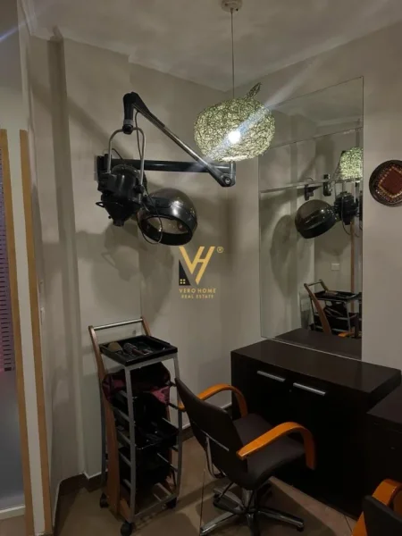 Tirane, jepet me qera ambjent biznesi Kati 2, 40 m² 400 € (RRUGA E ELBASANIT)