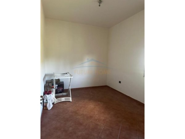 Durres, shitet shtepi 3+1+Ballkon , 140.000 € 