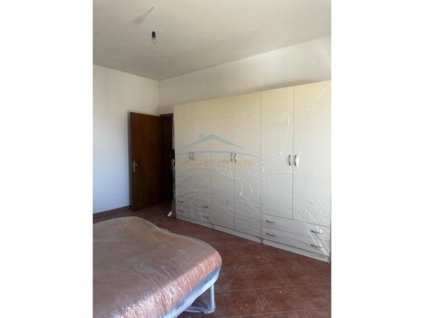 Durres, shitet shtepi 3+1+Ballkon , 140.000 € 