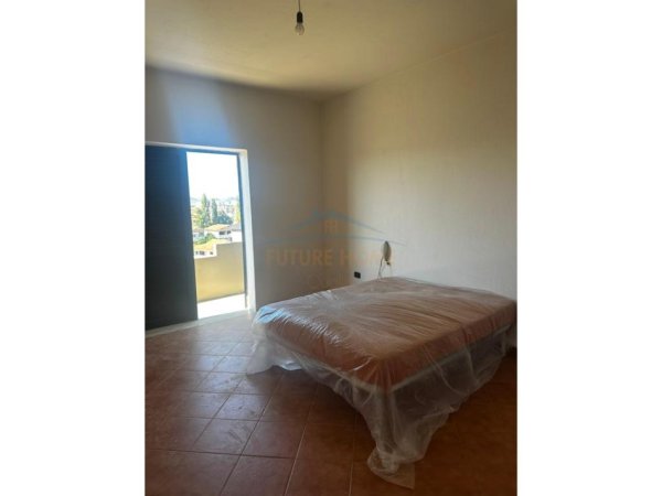 Durres, shitet shtepi 3+1+Ballkon , 140.000 € 