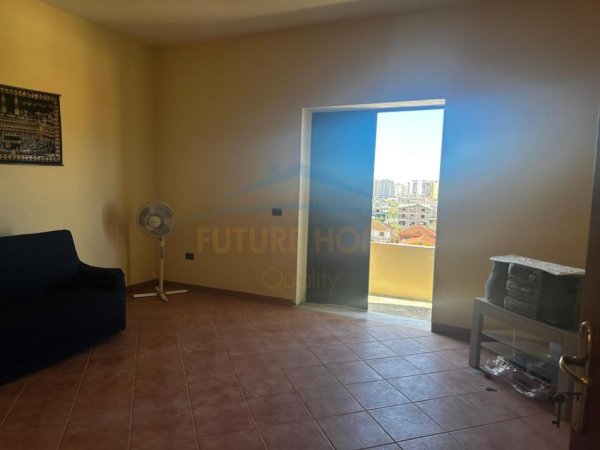 Durres, shitet shtepi 3+1+Ballkon , 140.000 € 