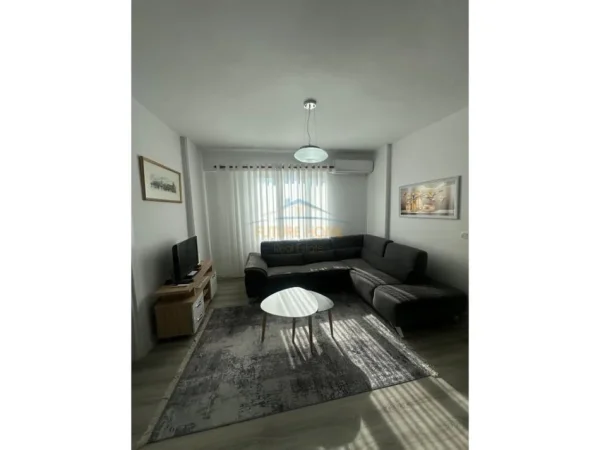 Tirane, jepet me qera apartament 2+1 Kati 5, 87 m² 700 € (Rruga Dritan Hoxha)