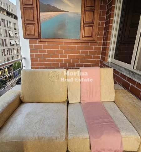 Tirane, jepet me qera apartament 1+1 Kati 4, 100 m² 1.500 € (Bulevardi i Ri)