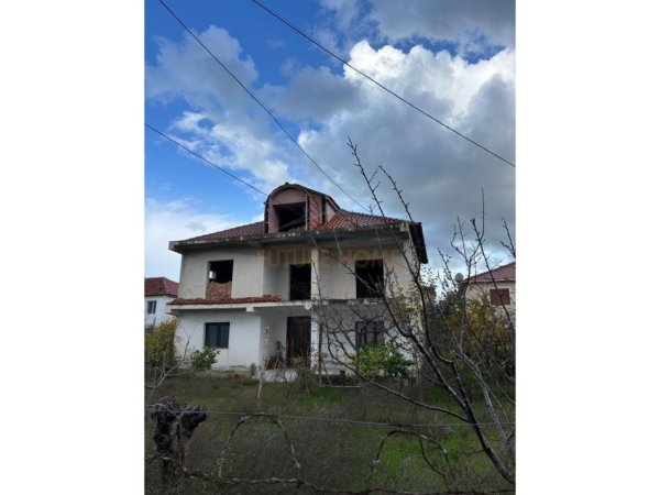 Durres, shitet shtepi 2+1+Ballkon Kati 2, 613 m² 140.000 € 