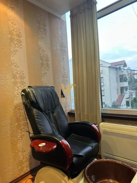 Tirane, jepet me qera ambjent biznesi Kati 2, 15 m² 200 € (RRUGA E ELBASANIT)