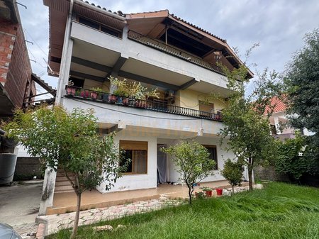 Durres, shitet shtepi 2+1+Ballkon Kati 3, 334 m² 170.000 € 