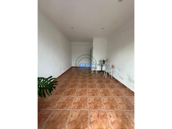 Durres, jepet me qera ambjent biznesi Kati 0, 20 m² 250 € (rruga e re e portit durres)