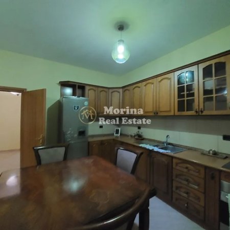 Tirane, jepet me qera apartament 3+1 Kati 2, 150 m² 600 € (Rruga e Dibres)