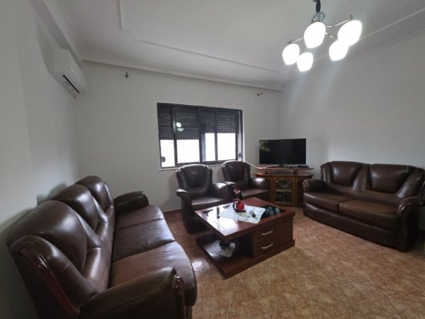 JEPET ME QERA APARTAMENT 1+1  TEK ISH PARKU