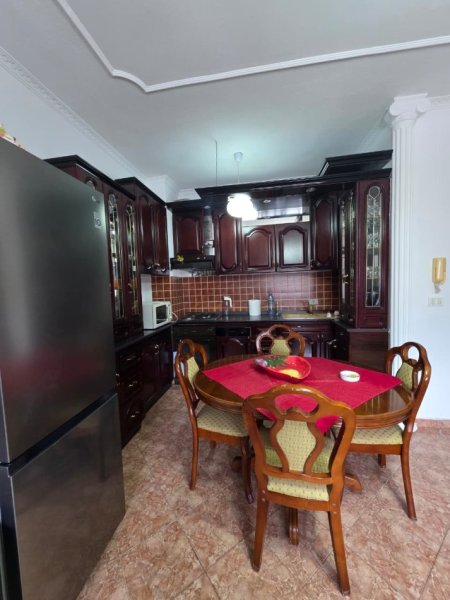 JEPET ME QERA APARTAMENT 1+1  TEK ISH PARKU