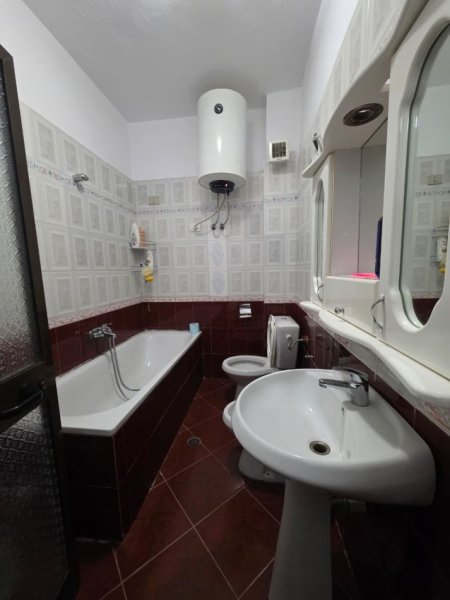 JEPET ME QERA APARTAMENT 1+1  TEK ISH PARKU