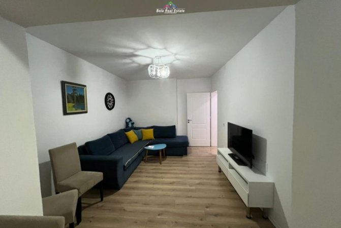 Tirane, jepet me qera apartament 2+1 Kati 4, 80 m² 550 € (prane Bar Angolo)
