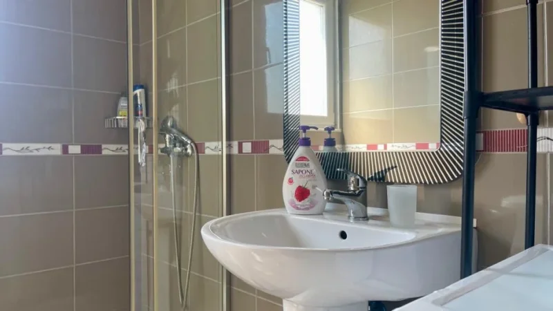 Tirane, jepet me qera apartament 2+1+Ballkon Kati 6, 75 m² 650 € (Pazari i Ri)