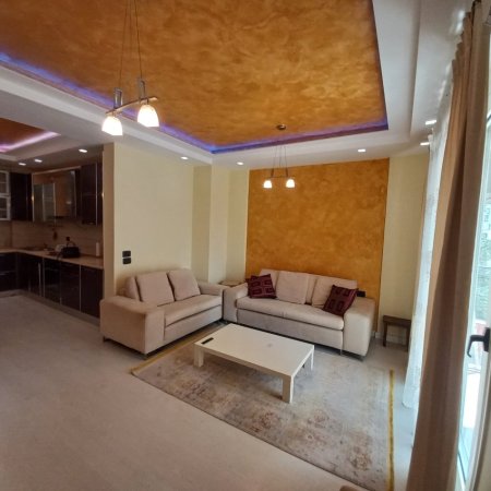 Tirane, jepet me qera apartament 2+1 Kati 5, 125 m² 850 € (Komuna e Parisit)