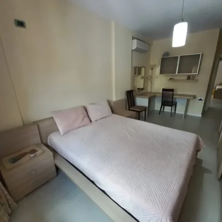 Tirane, jepet me qera apartament 2+1 Kati 5, 125 m² 850 € (Komuna e Parisit)