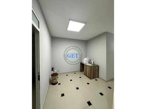 Durres, jepet me qera ambjent biznesi Kati 0, 120 m² 700 € (tregu vogel durres)