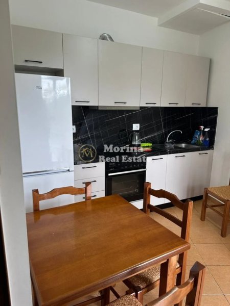 Tirane, jepet me qera shtepi 1+1 Kati 2, 40 m² 400 € (Allias)