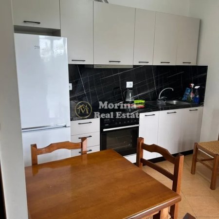Tirane, jepet me qera shtepi 1+1 Kati 2, 40 m² 300 € (Allias)