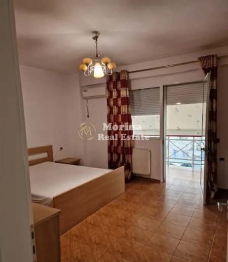 Tirane, jepet me qera apartament 2+1+Ballkon Kati 1, 100 m² 850 € (Blloku)