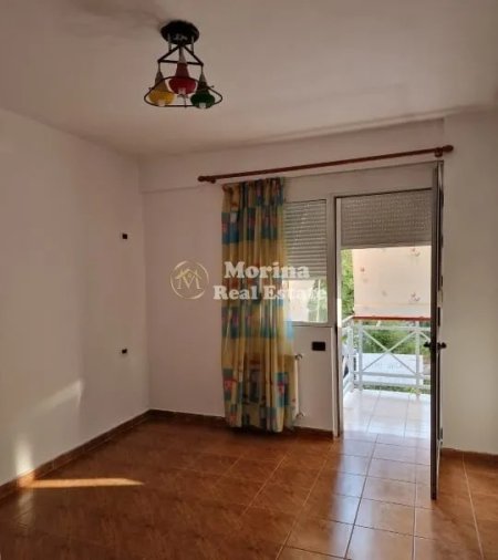 Tirane, jepet me qera apartament 2+1+Ballkon Kati 1, 100 m² 850 € (Blloku)