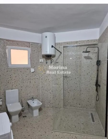 Tirane, jepet me qera apartament 2+1+Ballkon Kati 1, 100 m² 850 € (Blloku)