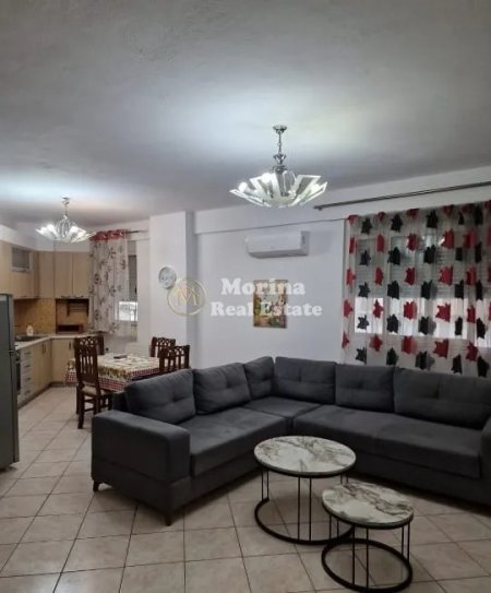 Tirane, jepet me qera apartament 2+1+Ballkon Kati 1, 100 m² 850 € (Blloku)