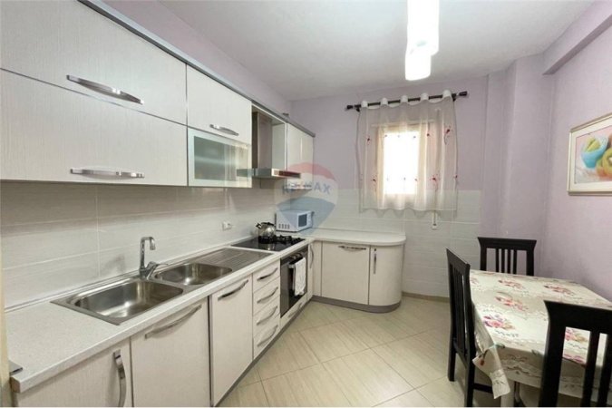 Vlore - Lungomare, jepet me qera apartament 2+1 , 82 m² 500 € 