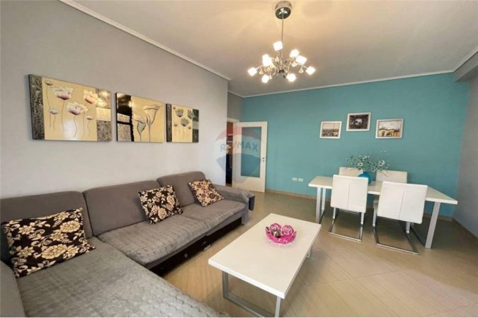 Vlore - Lungomare, jepet me qera apartament 2+1 , 82 m² 500 € 