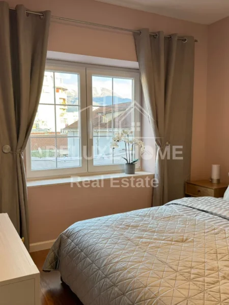 Tirane, jepet me qera apartament 1+1 Kati 2, 70 m² 600 € (Rruga Bardhyl)