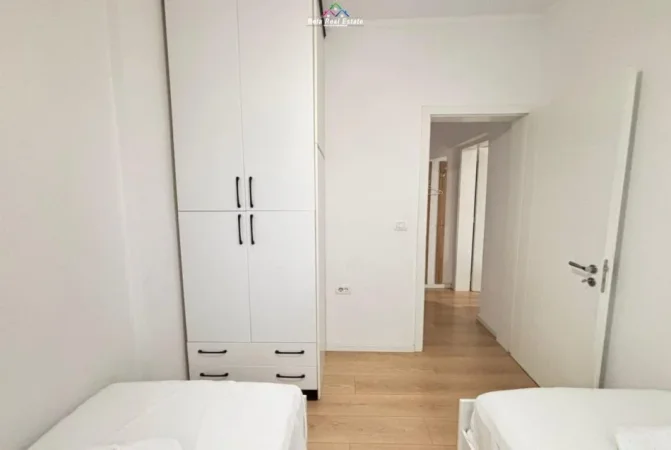 Tirane, jepet me qera apartament 2+1 Kati 3, 70 m² 700 € (Rruga e Kavajes)