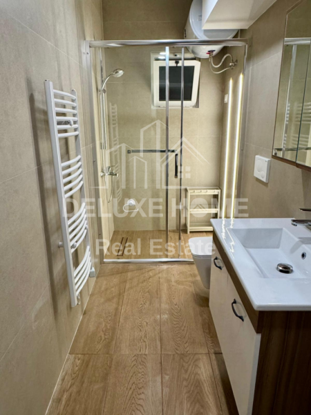 Tirane, jepet me qera apartament 1+1 Kati 2, 70 m² 600 € (Rruga Bardhyl)