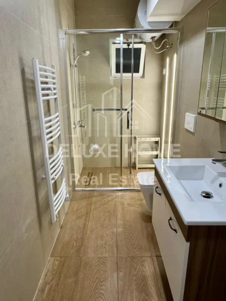 Tirane, jepet me qera apartament 1+1 Kati 2, 70 m² 600 € (Rruga Bardhyl)