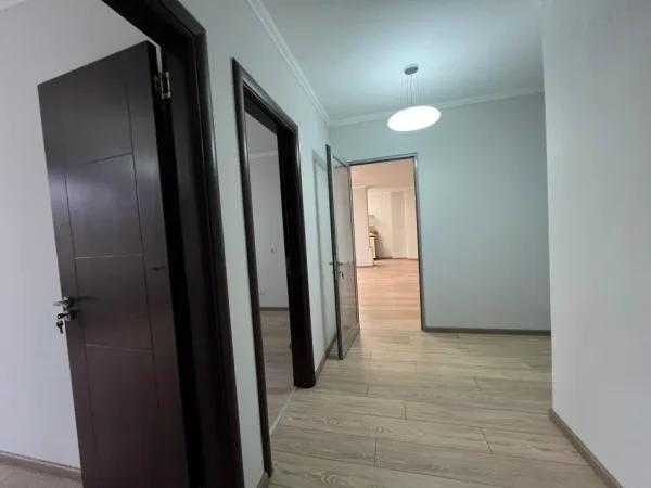 Tirane, shitet apartament 2+1+Ballkon Kati 2, 103 m² 258.000 € (21 dhjetori)