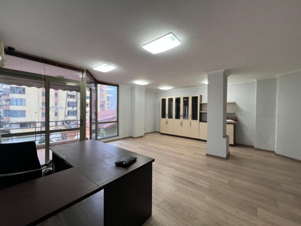 Tirane, shitet apartament 2+1+Ballkon Kati 2, 103 m² 258.000 € (21 dhjetori)