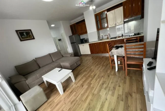 Tirane, jepet me qera apartament 1+1 Kati 6, 60 m² 500 € (Rruga Siri Kodra)