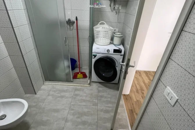 Tirane, jepet me qera apartament 1+1 Kati 6, 60 m² 500 € (Rruga Siri Kodra)