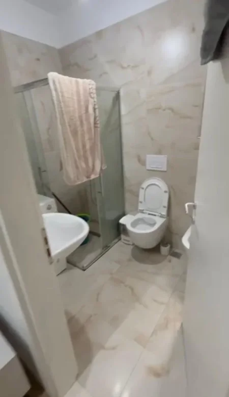 Tirane, jepet me qera apartament 1+1+Ballkon Kati 10, 60 m² 500 € 