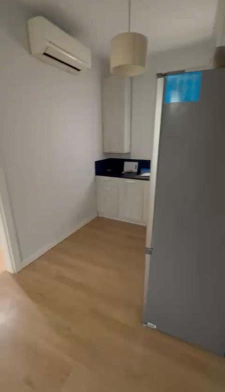 Tirane, jepet me qera apartament 1+1+Ballkon Kati 10, 60 m² 500 € 