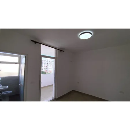Tirane, jepet me qera apartament 2+1 Kati 4, 96 m² 450 € (yzberisht)
