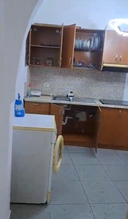 Tirane, jepet me qera garsonier 1+1 Kati 2, 45 m² 350 € 