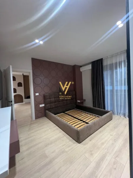 Tirane, jepet me qera apartament 3+1+Ballkon Kati 2, 170 m² 2.500 € (RRUGA E KOSOVAREVE)