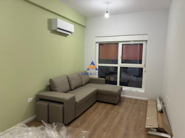 Tirane, jepet me qera apartament 1+1+Ballkon Kati 4, 50 m² 400 € 