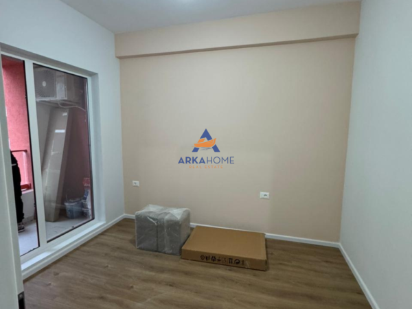 Tirane, jepet me qera apartament 1+1+Ballkon Kati 4, 50 m² 400 € 