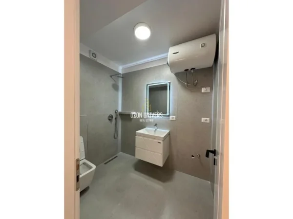 Tirane, shitet apartament 2+1+Ballkon Kati 4, 65 m² 118.000 € (Rruga Kongresi i Manastirit)